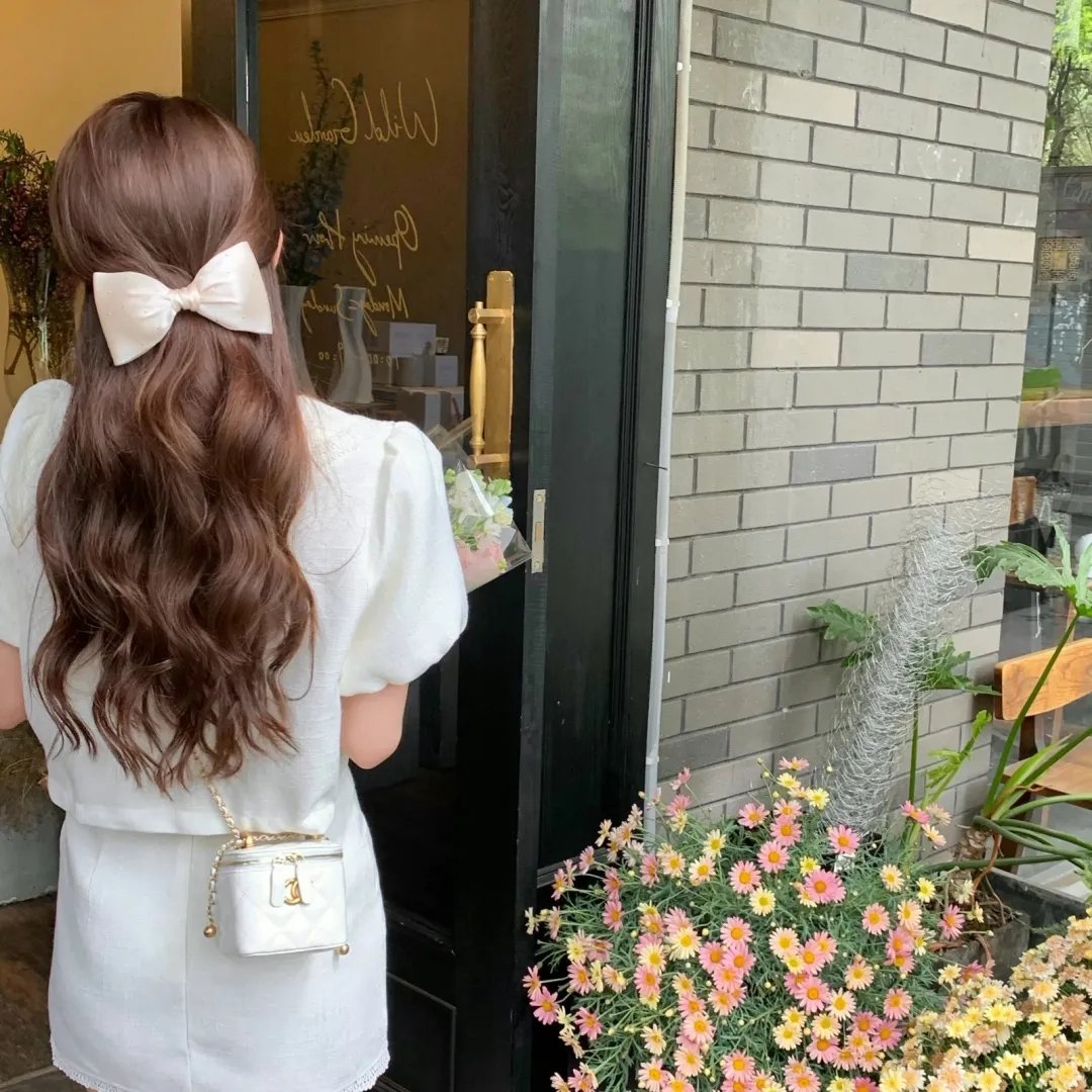 金总，太太又带小姐离家出走了